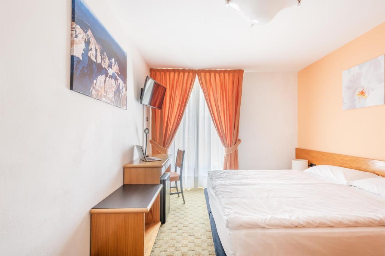 Hotel Alpina Madonna Exteriér fotografie